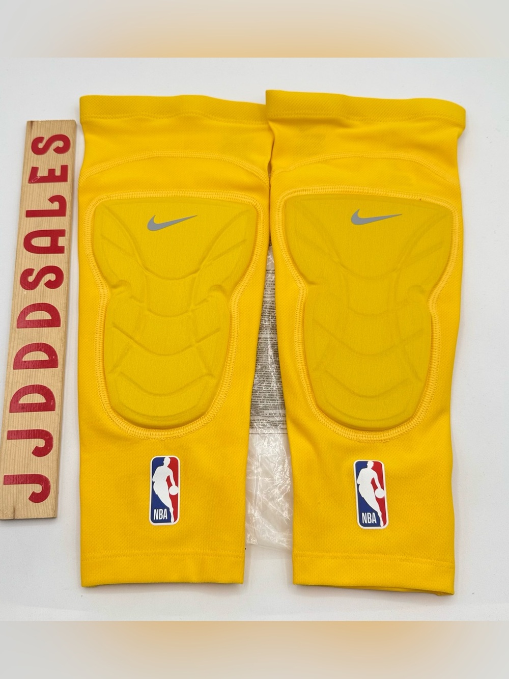 Nike Pro NBA Hyperstrong Padded Knee Sleeves Yellow Lakers Men’s Sz S/M NEW
New